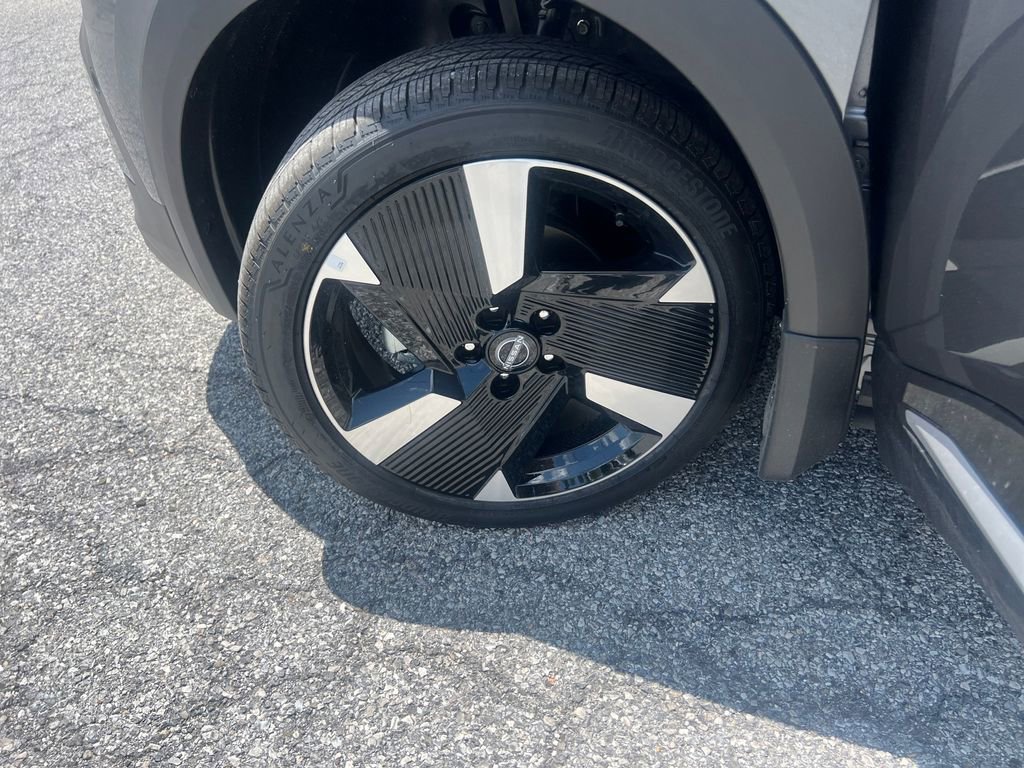 New 2025 Nissan Kicks SR image 26