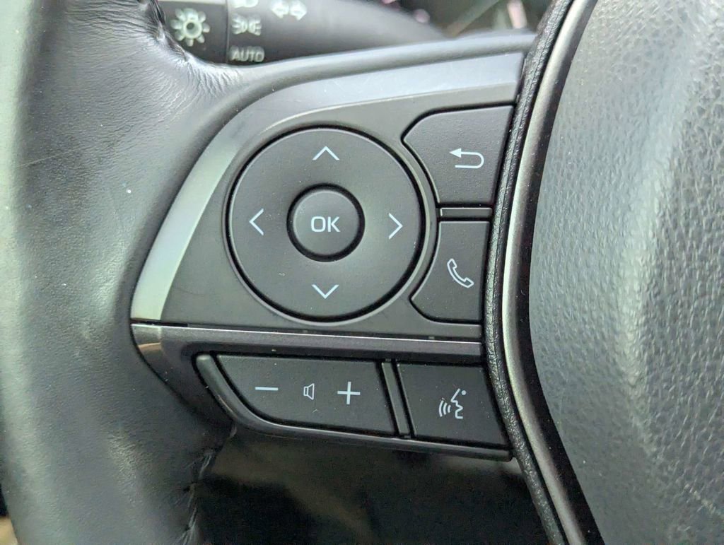 Used 2021 Toyota Camry SE image 24