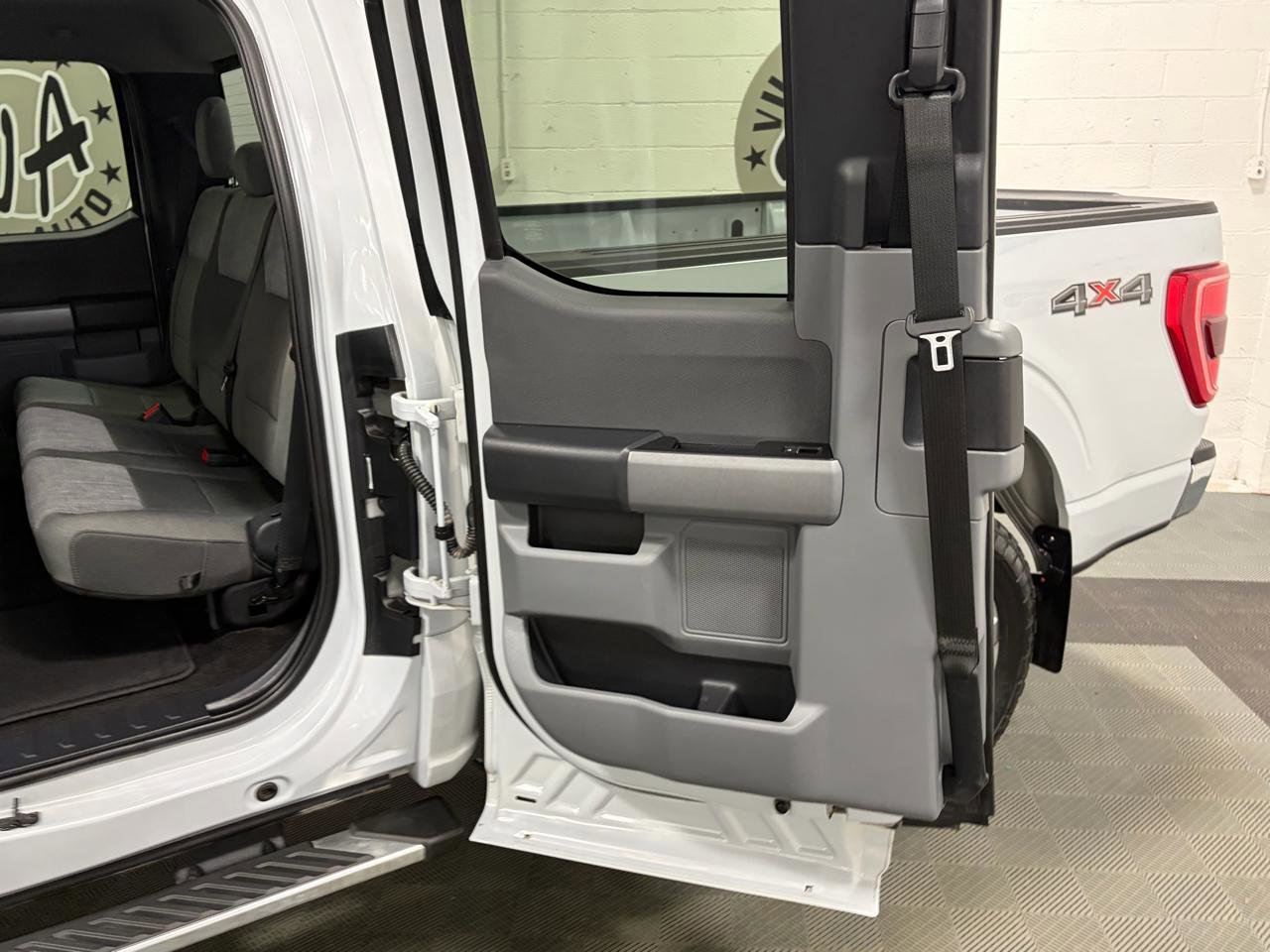 Used 2022 Ford F150 XLT w/ Equipment Group 302A High image 19