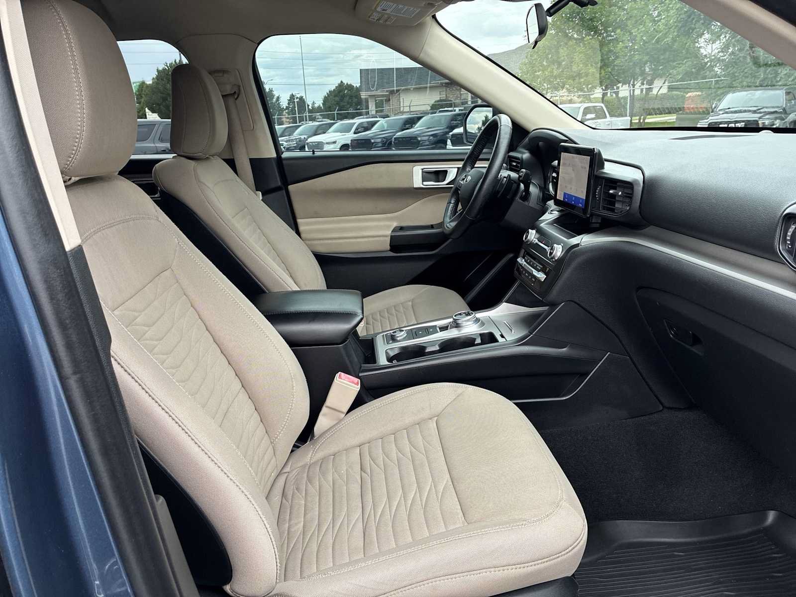 Used 2020 Ford Explorer XLT AWD/4WD image 24