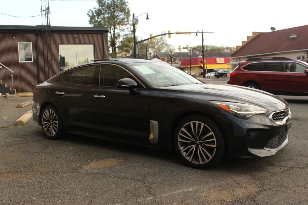 Used 2018 Kia Stinger Premium RWD image 10