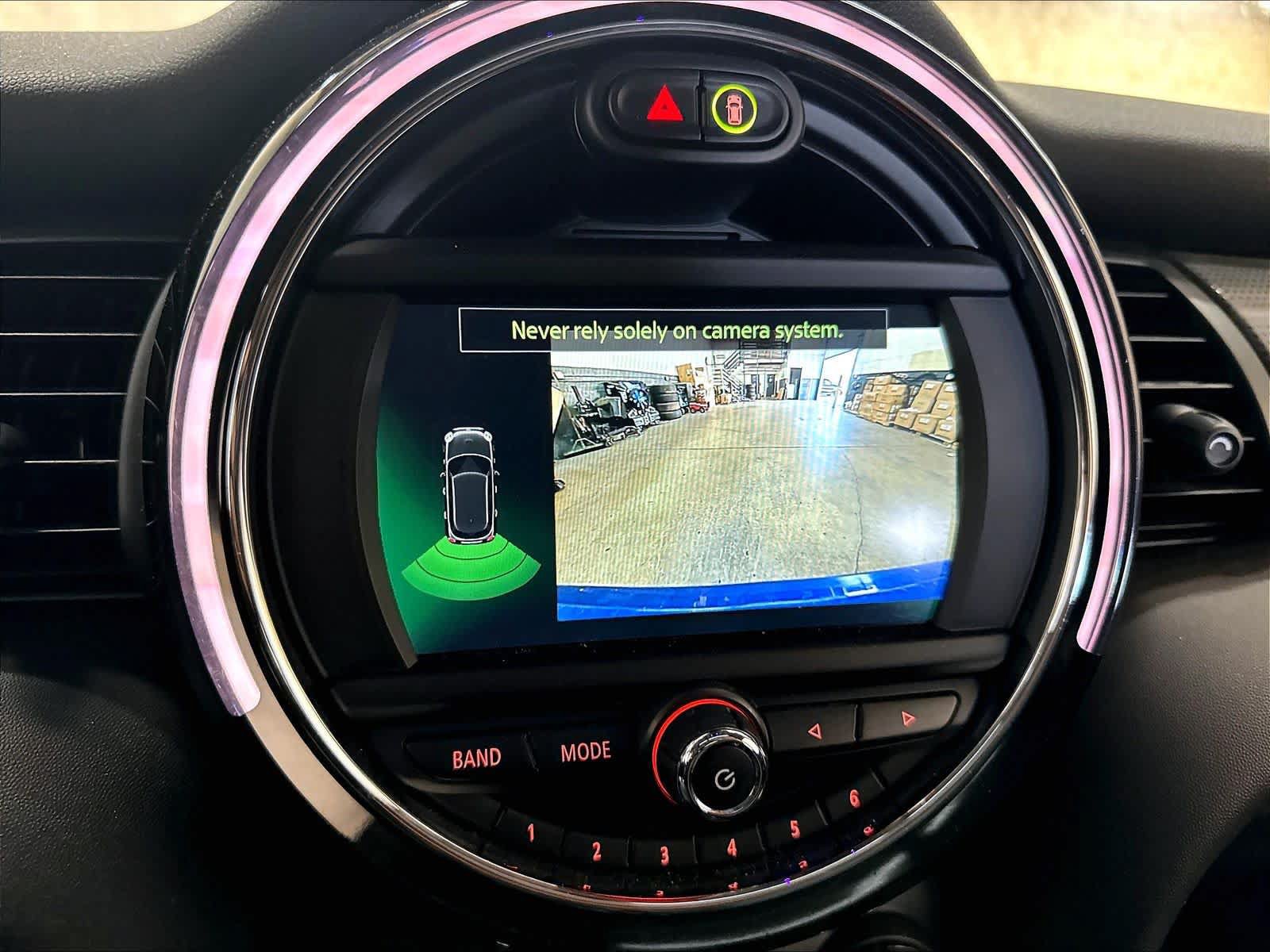 Used 2020 MINI Cooper 4-Door Hardtop FWD image 23
