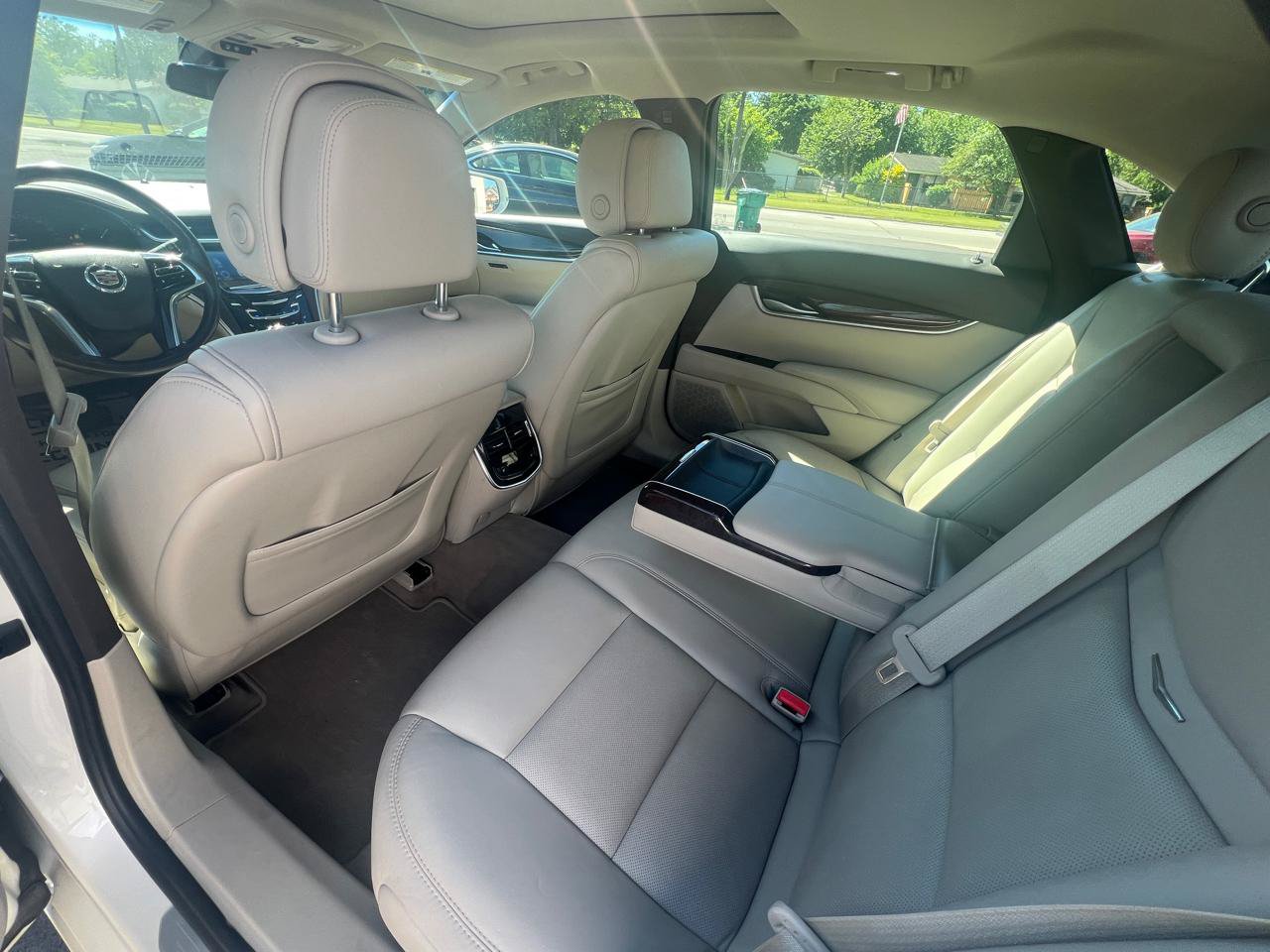 Used 2014 Cadillac XTS Luxury AWD/4WD image 29