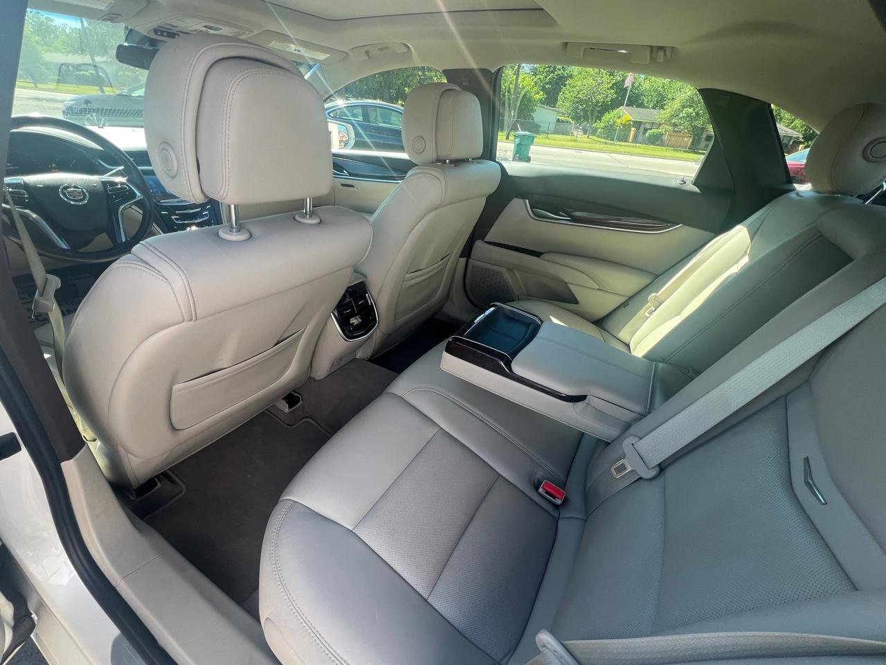 Used 2014 Cadillac XTS Luxury AWD/4WD image 29