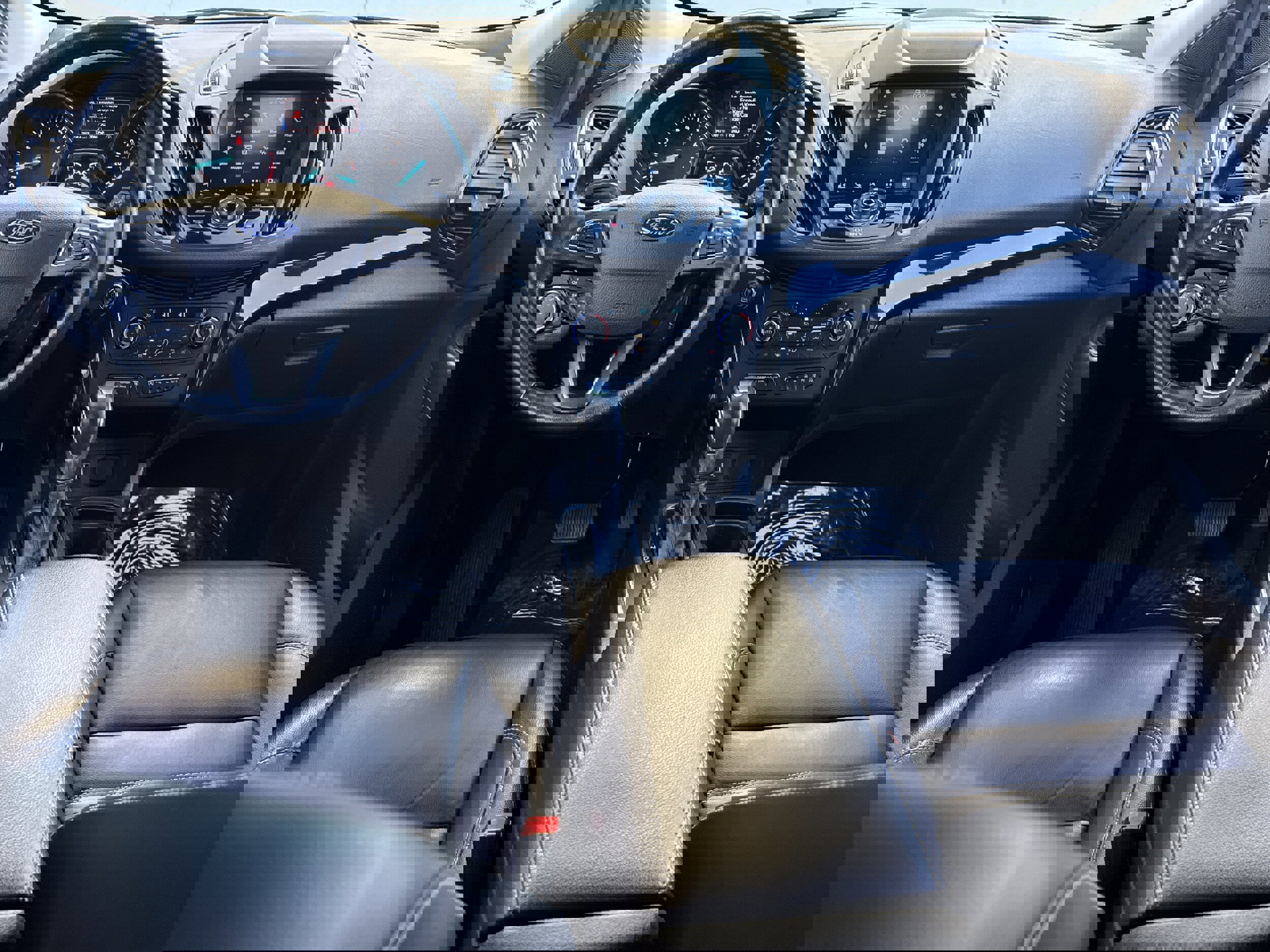 Used 2019 Ford Escape Titanium w/ U9j03 - Titanium Tow Package image 16