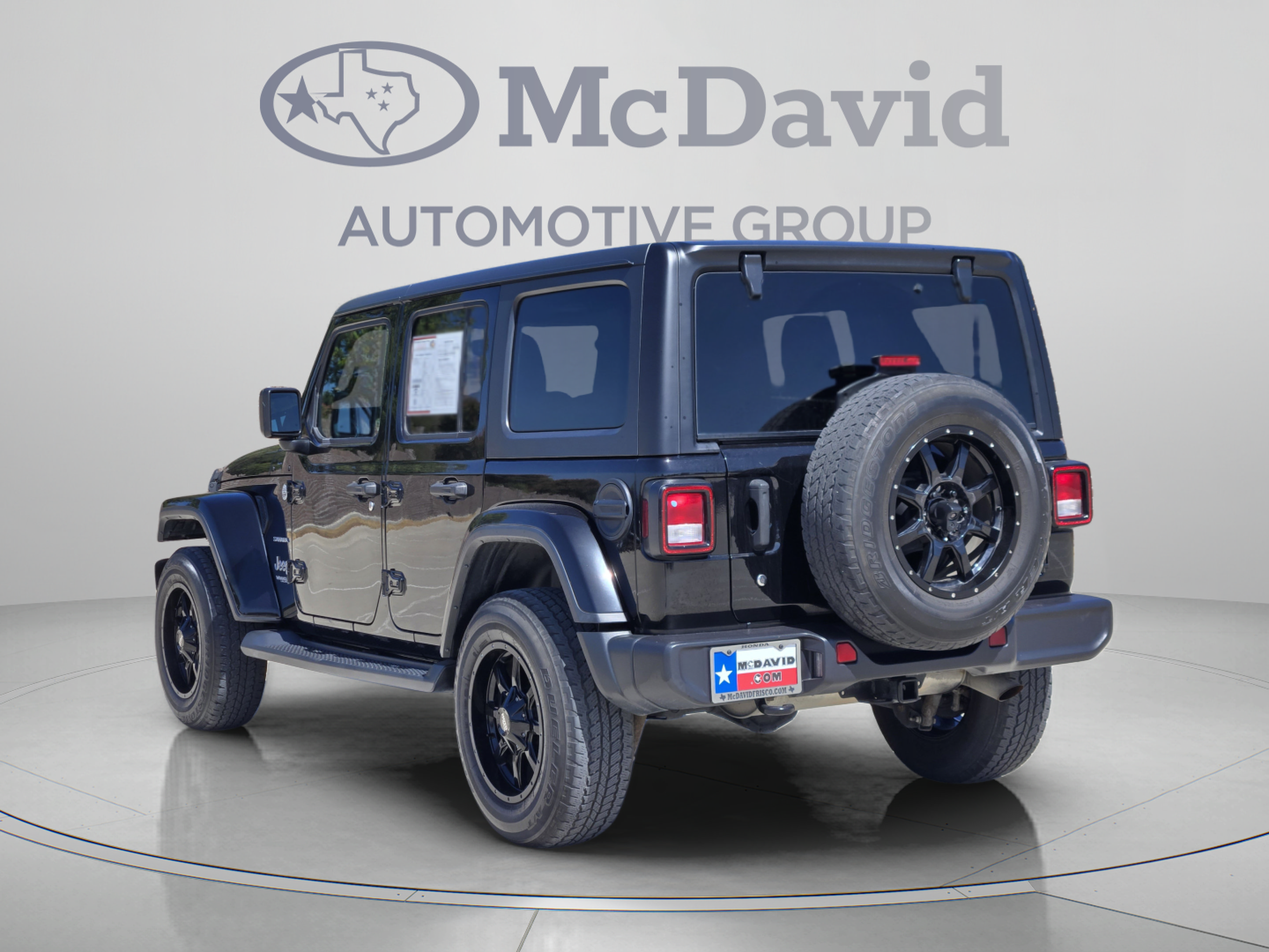 Used 2018 Jeep Wrangler Unlimited Sahara AWD/4WD image 4