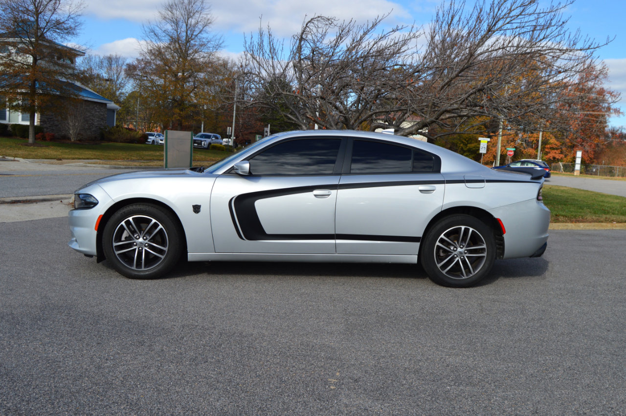 Used 2019 Dodge Charger SXT w/ Driver Confidence Group image 5