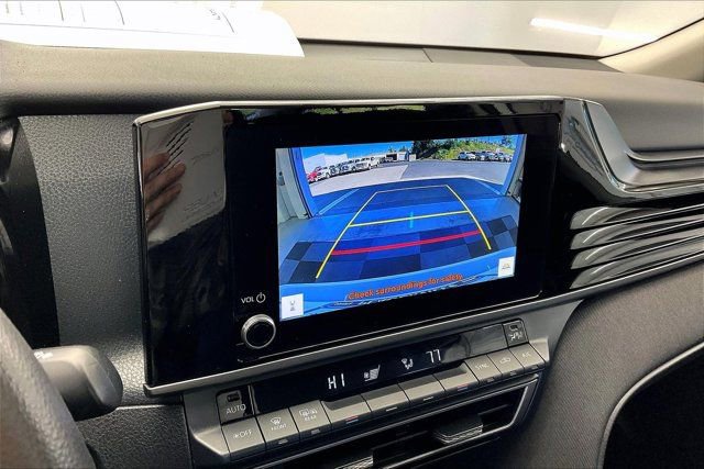 Used 2025 Toyota Camry LE image 24