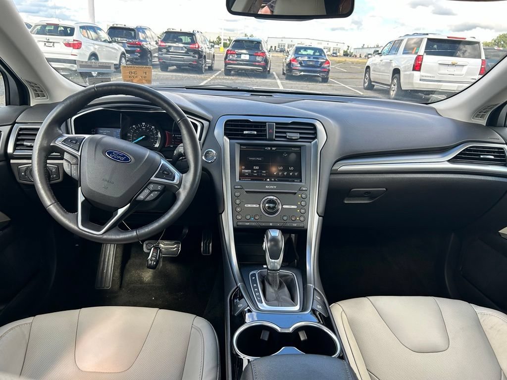 Used 2016 Ford Fusion Titanium FWD image 19