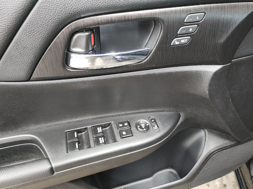 Used 2013 Honda Accord EX-L image 10