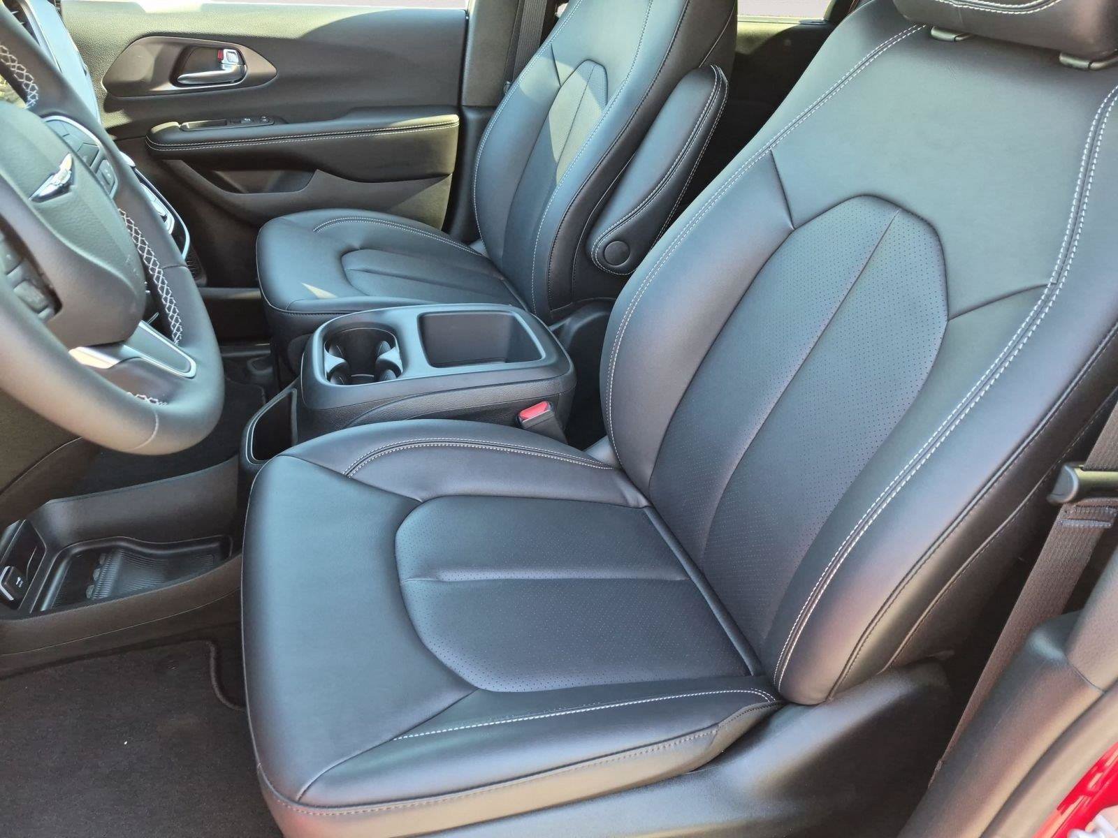 New 2026 Chrysler Voyager LX FWD image 31