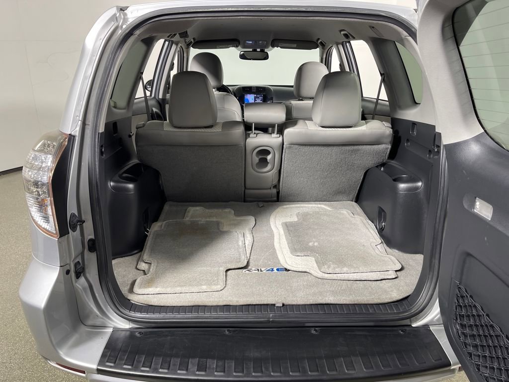 Used 2014 Toyota RAV4 EV FWD image 8