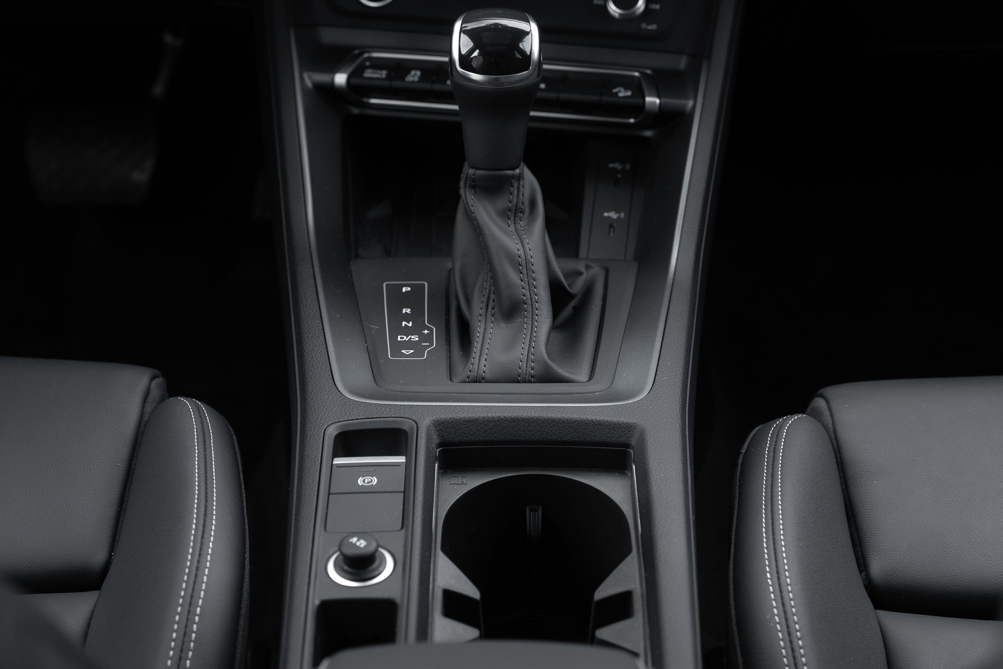 Certified 2025 Audi Q3 2.0T Premium w/ Convenience Package image 16