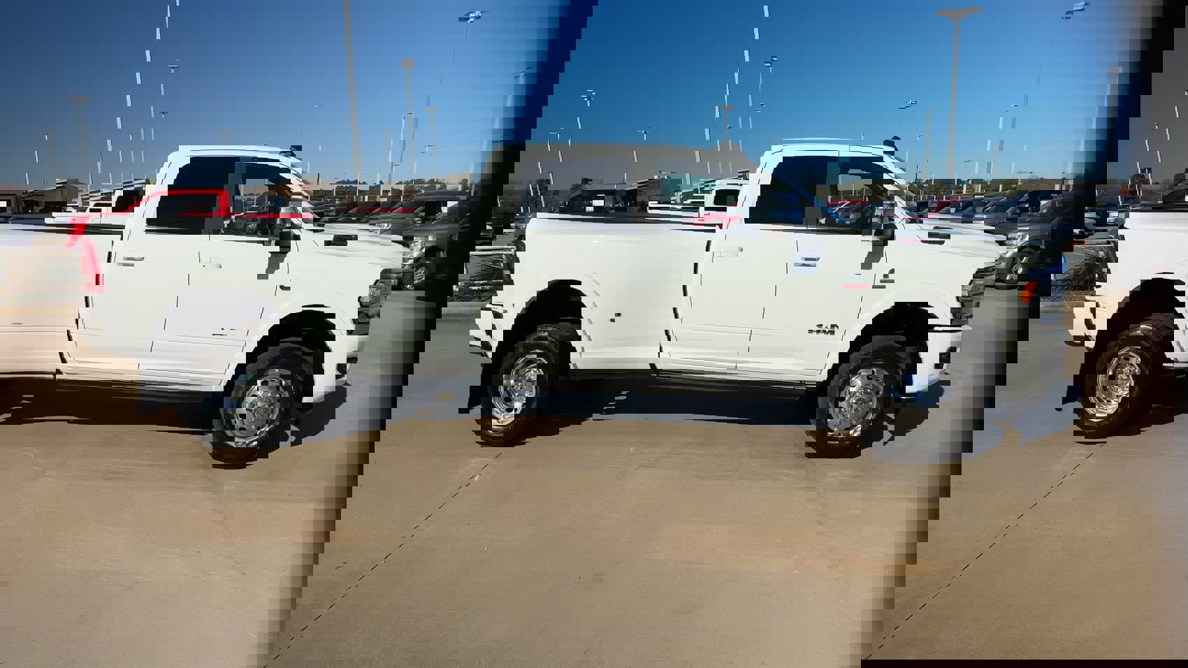 Used 2024 RAM 3500 Limited image 8