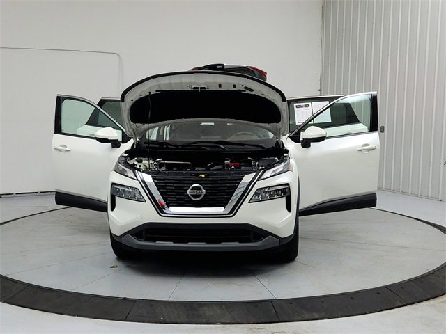 Used 2021 Nissan Rogue SV w/ Premium Package image 10