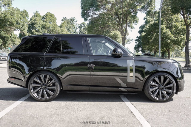 Used 2026 Land Rover Range Rover SV AWD/4WD image 9