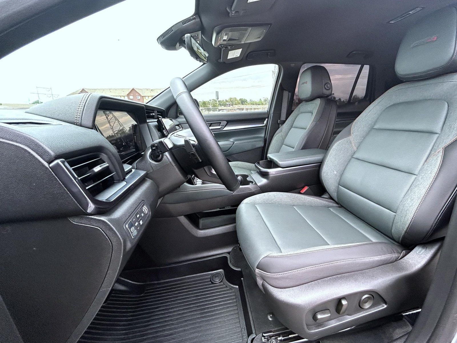Certified 2026 GMC Terrain AT4 w/ Convenience Package III AWD/4WD image 11