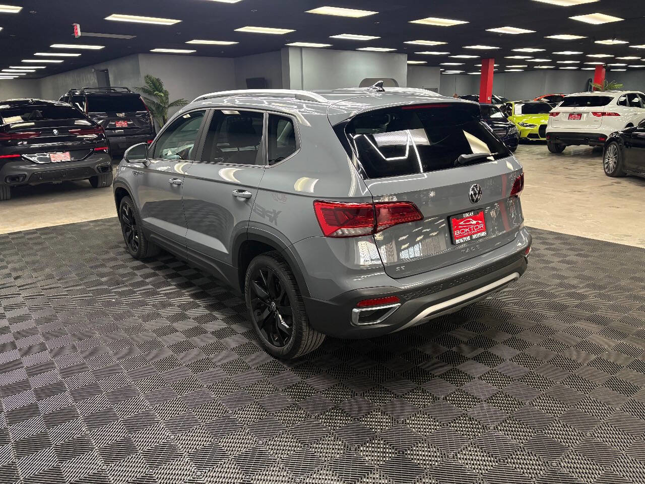 Used 2022 Volkswagen Taos SE image 8