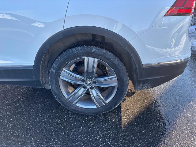 Used 2021 Volkswagen Tiguan S image 33
