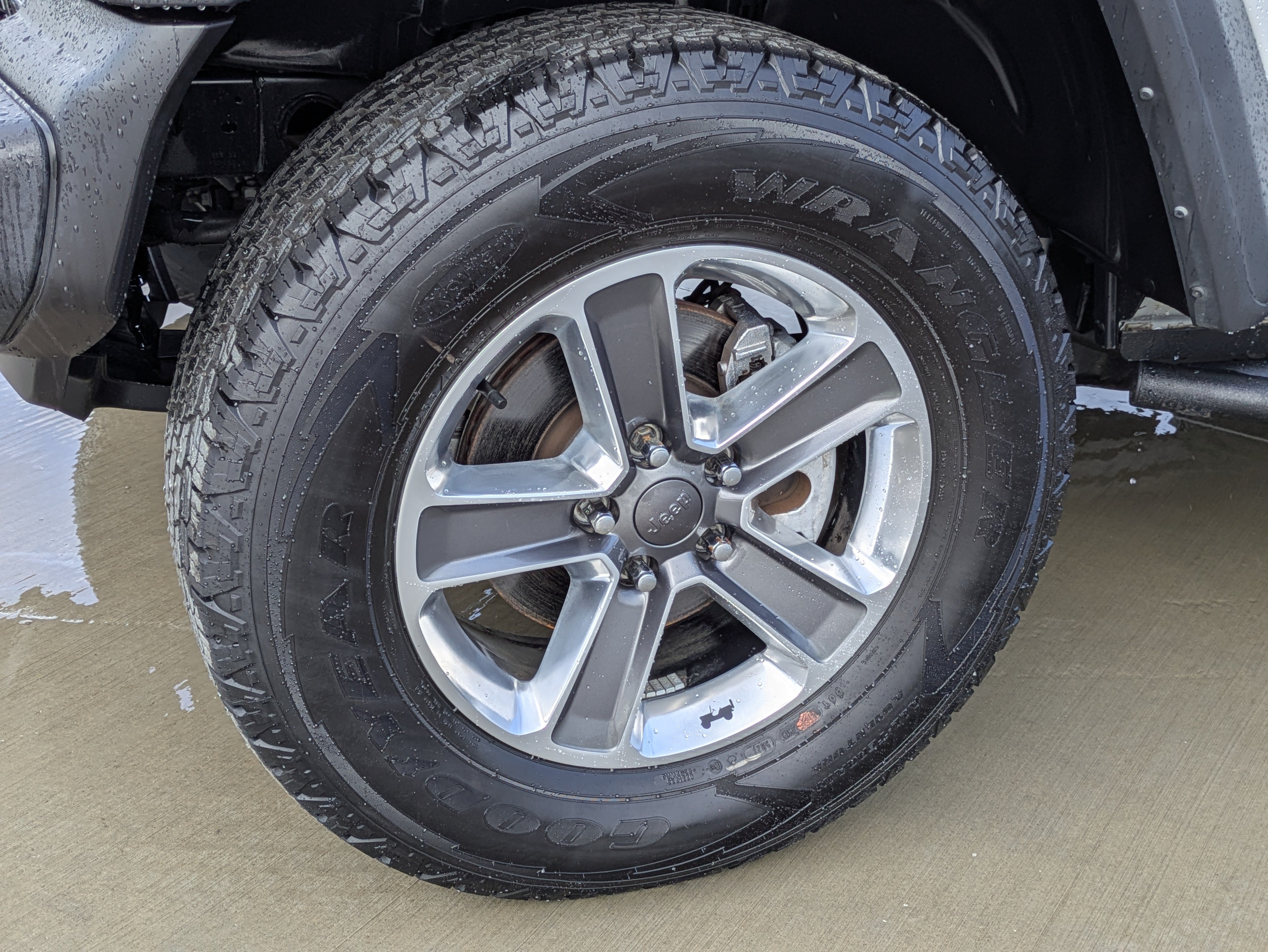 Used 2023 Jeep Wrangler Sport AWD/4WD image 9