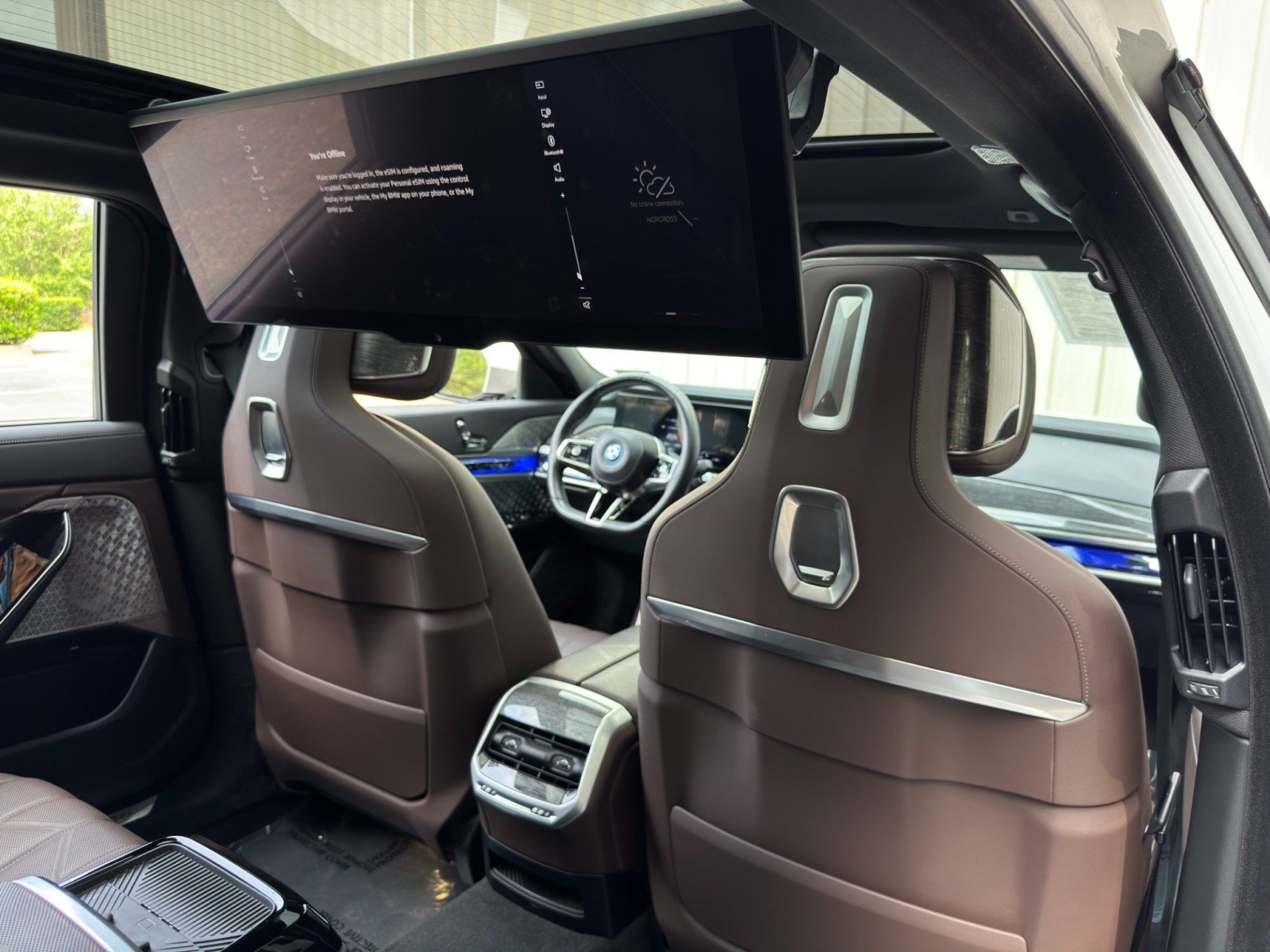 Used 2023 BMW i7 xDrive60 w/ Executive Package 2 AWD/4WD image 48