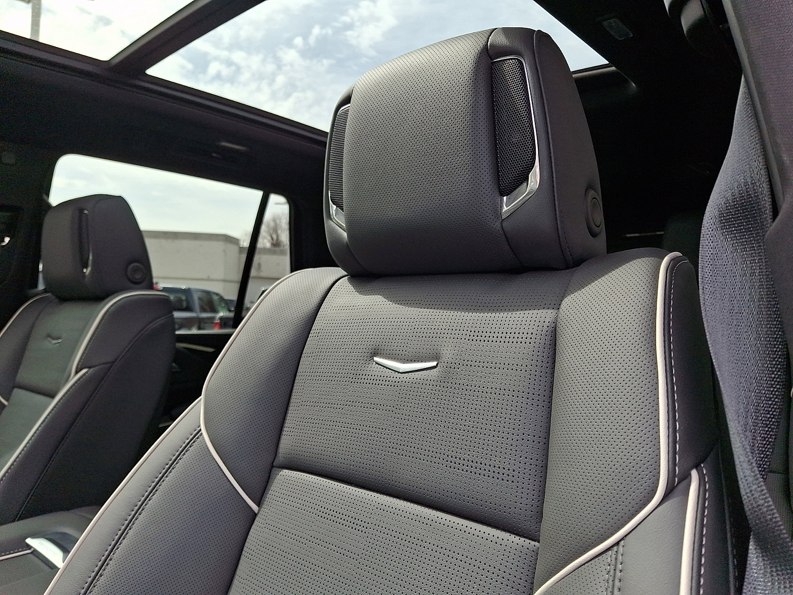 Used 2024 Cadillac Escalade Sport w/ LPO, ONYX Package image 14