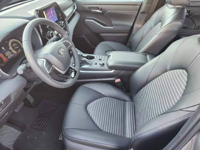 New 2026 Toyota Highlander XSE AWD/4WD image 11