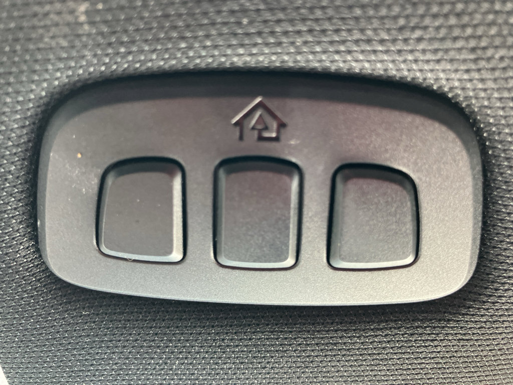 Used 2020 Ford Explorer Platinum w/ Premium Technology Package image 18