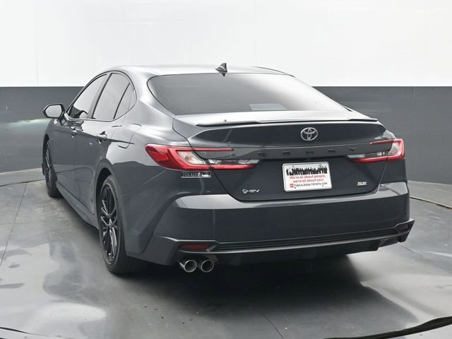 Used 2025 Toyota Camry SE image 4