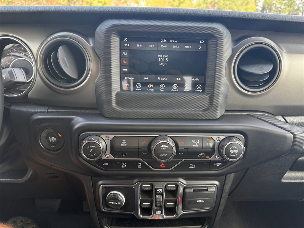 Used 2022 Jeep Gladiator Sport image 23