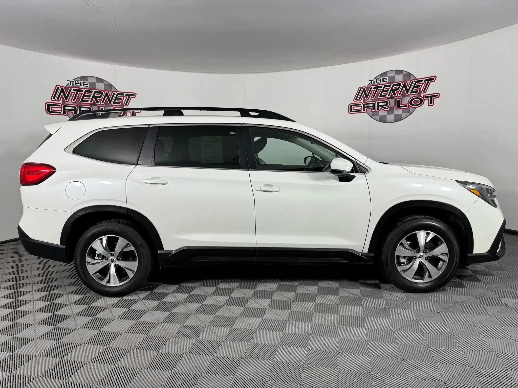 Used 2025 Subaru Ascent Premium AWD/4WD image 8