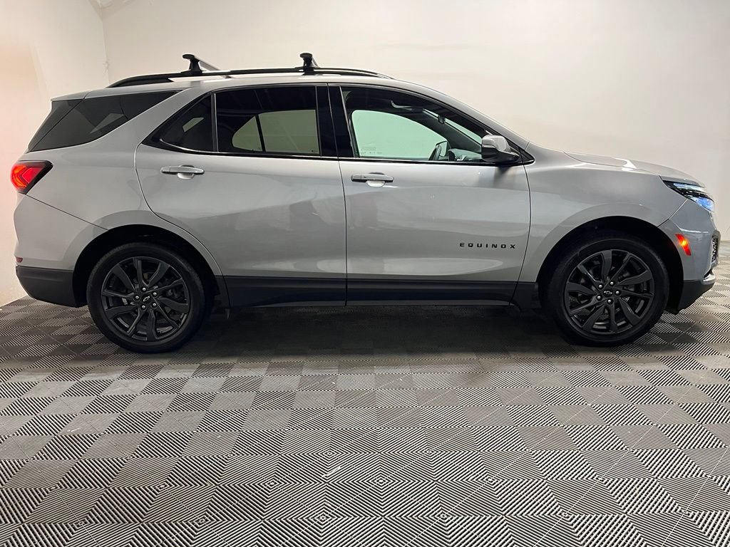 Used 2023 Chevrolet Equinox RS w/ RS Leather Package AWD/4WD image 4