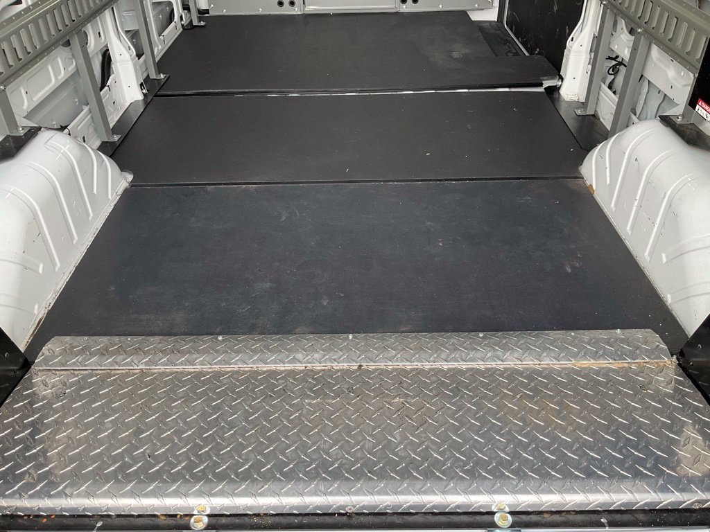 Used 2023 Ford E-Transit Medium Roof RWD image 18