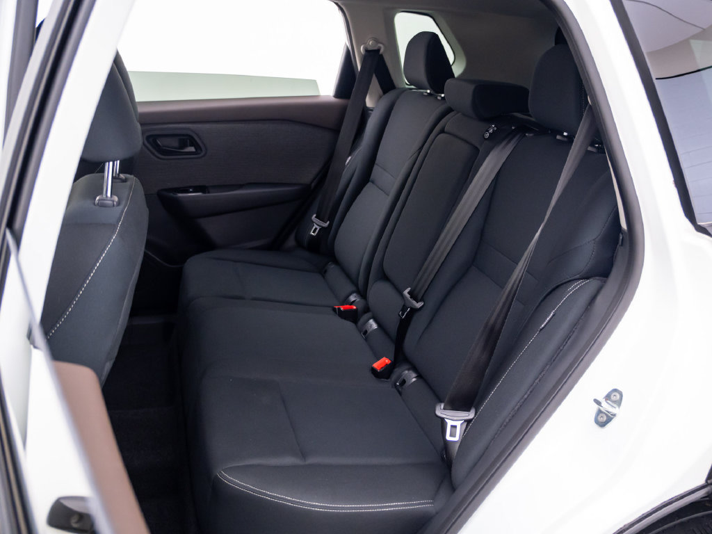 Used 2023 Nissan Rogue S AWD/4WD image 19