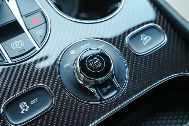 Used 2022 Bentley Bentayga AWD/4WD image 46