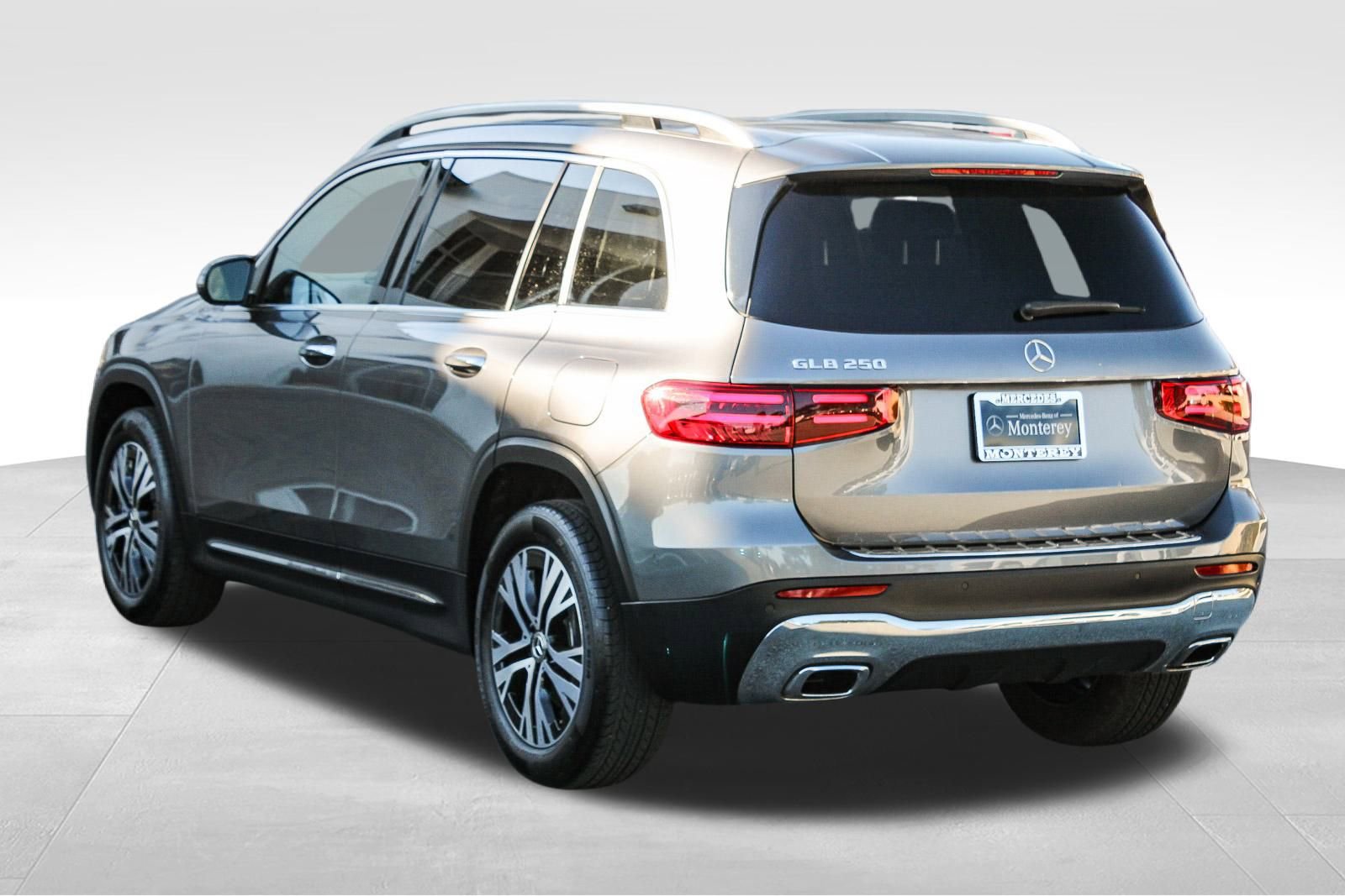 Certified 2024 Mercedes-Benz GLB 250 image 7