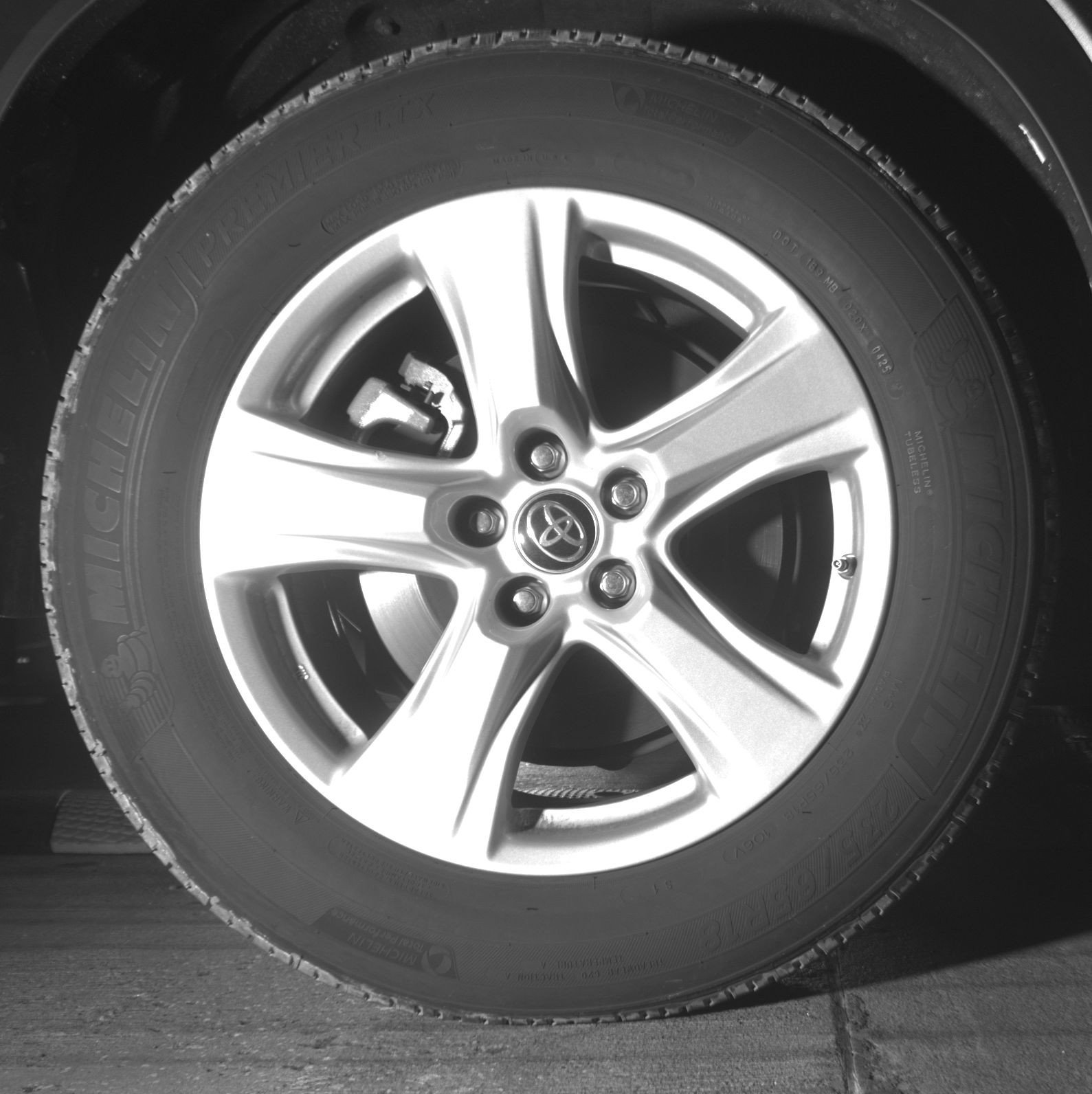 Used 2025 Toyota Highlander LE image 15