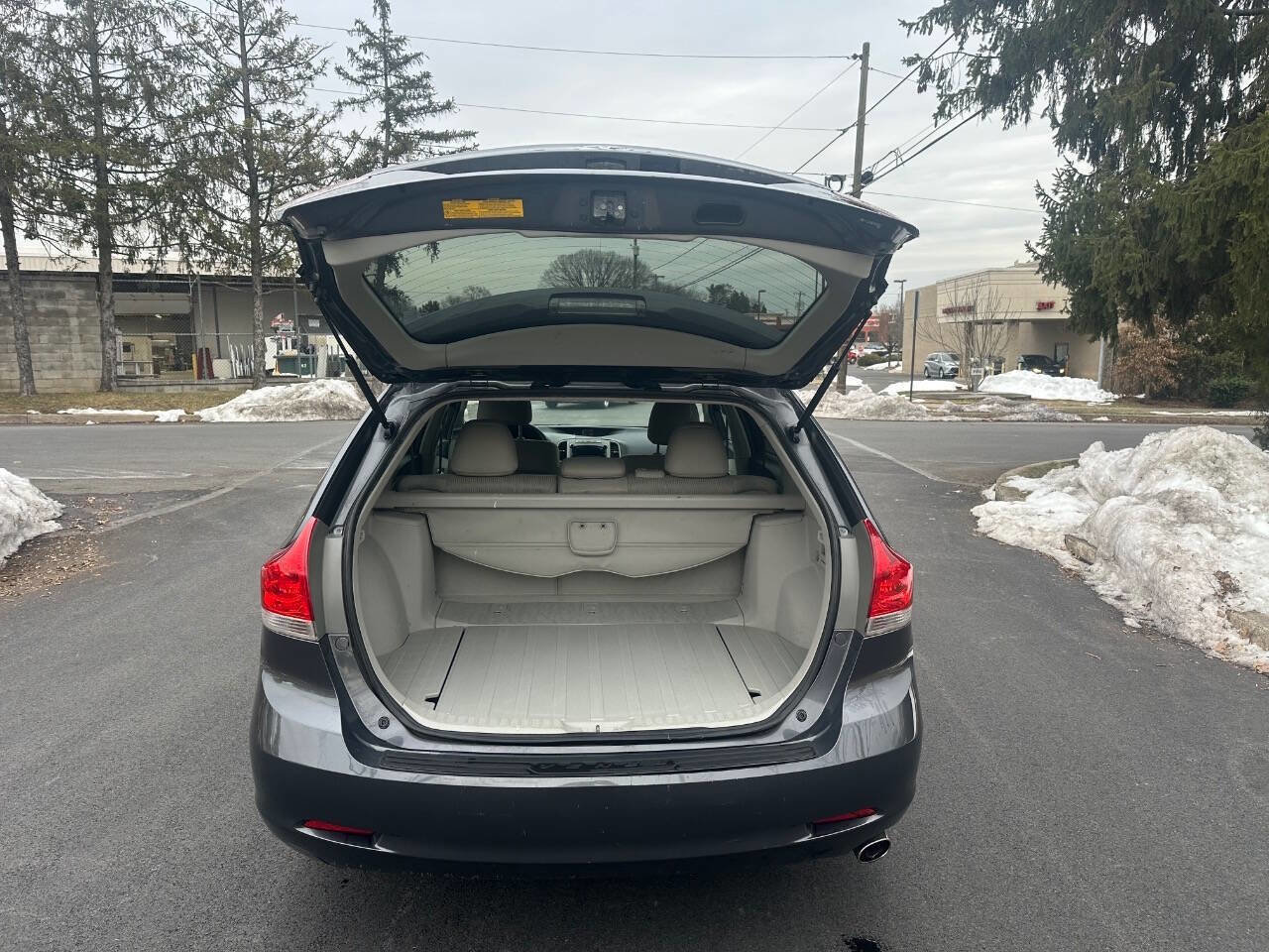 Used 2010 Toyota Venza FWD 4cyl 4dr Crossover image 5