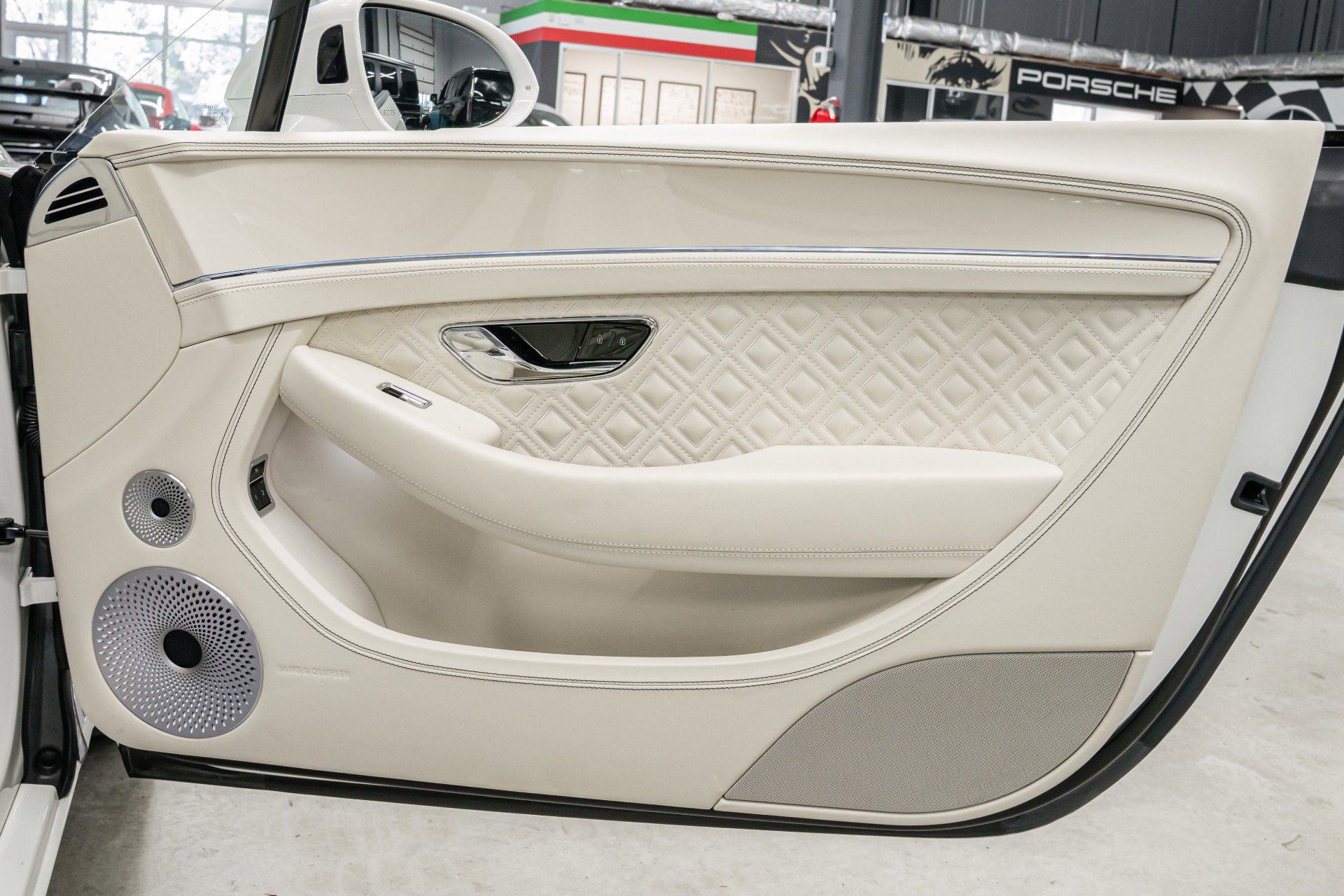 Used 2023 Bentley Continental GT Azure image 34