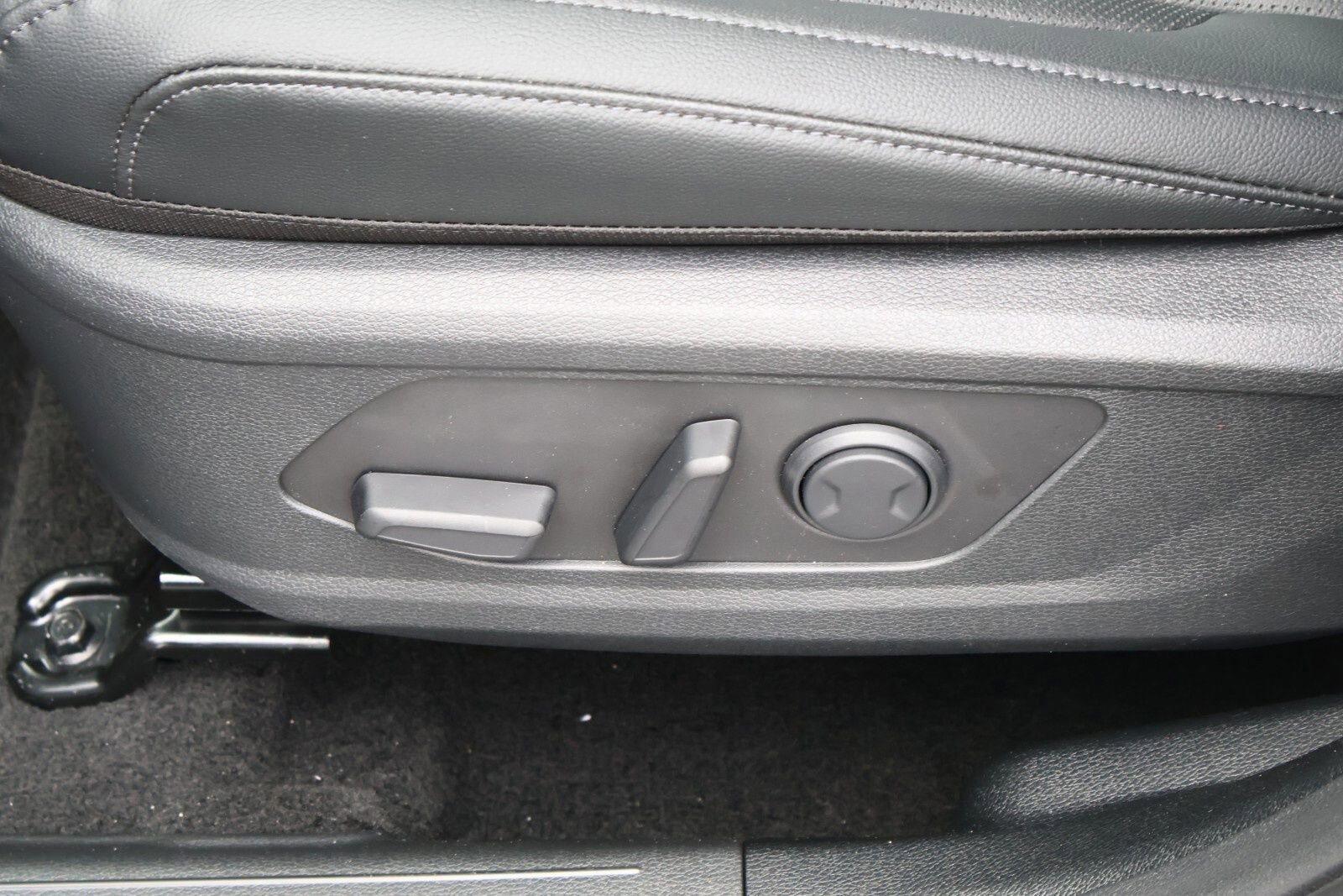 Used 2026 Kia Sportage EX image 16