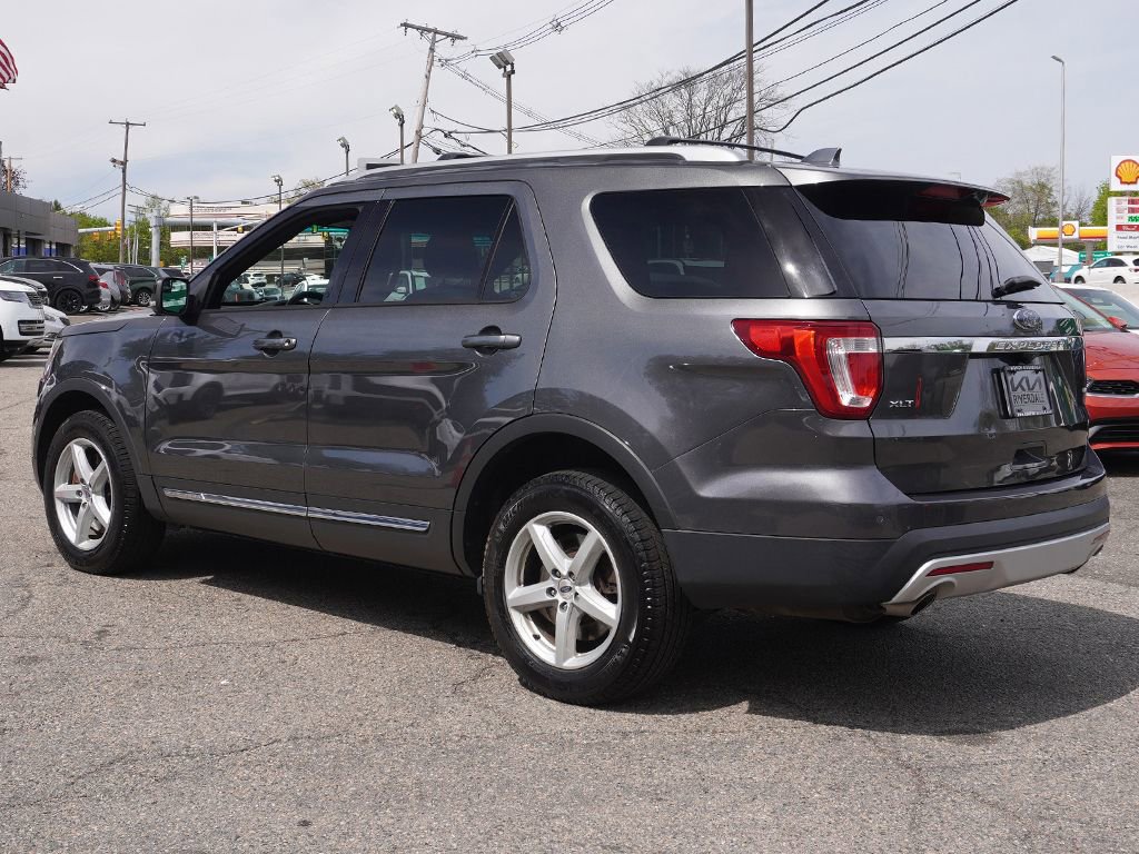 Used 2016 Ford Explorer XLT AWD/4WD image 6