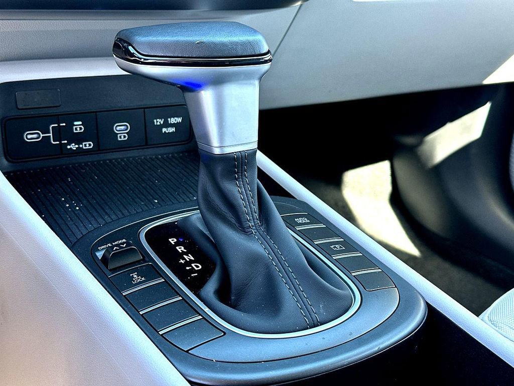 Used 2025 Hyundai Kona SEL image 19