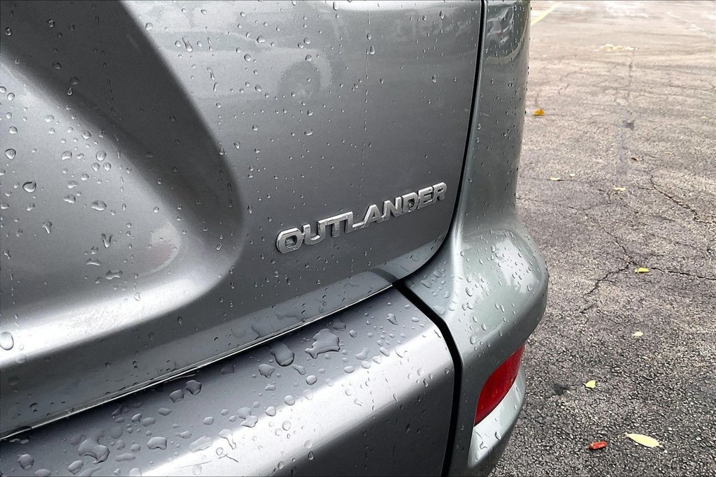Used 2013 Mitsubishi Outlander SE AWD/4WD image 9