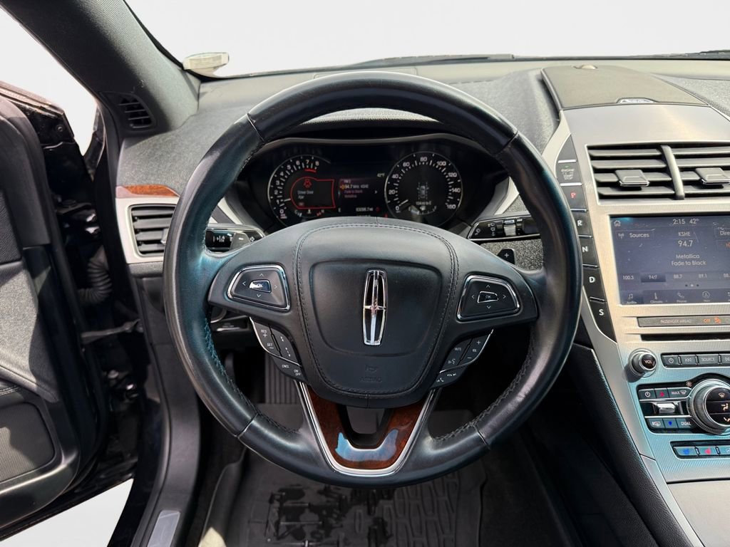 Used 2020 Lincoln MKZ Reserve w/ Monochromatic Package FWD image 11