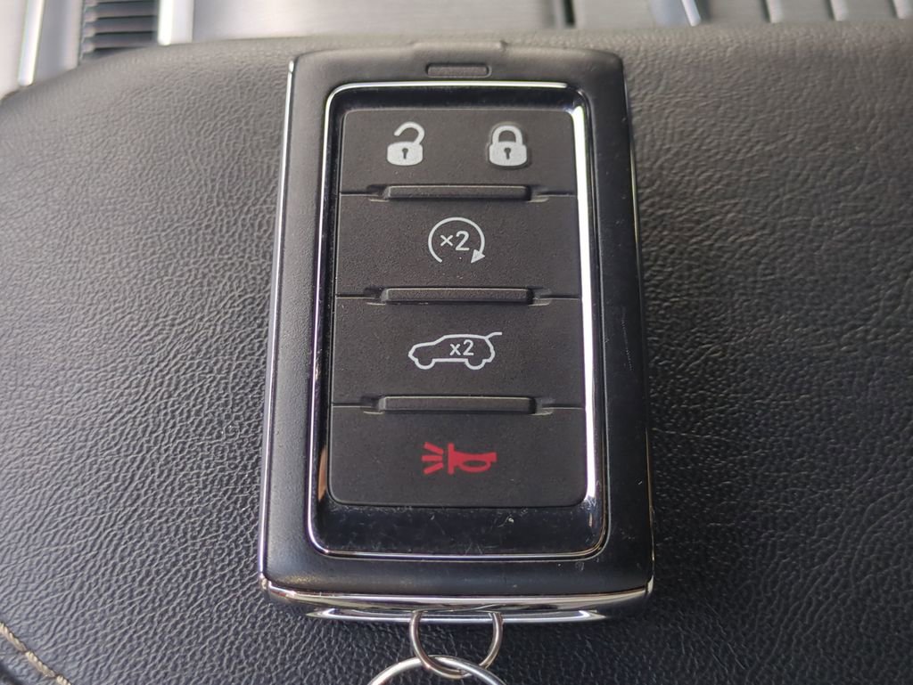 Used 2025 Jeep Wagoneer Series II AWD/4WD image 32