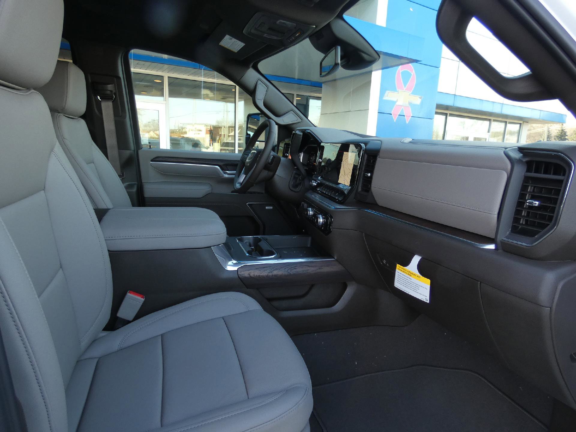 New 2026 GMC Sierra 3500 SLT w/ SLT Premium Package image 17