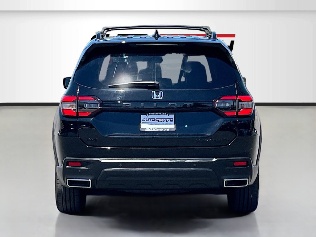 Used 2025 Honda Pilot Black Edition image 6