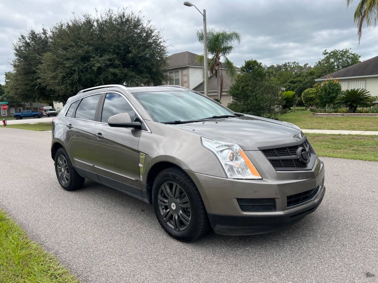 Used 2011 Cadillac SRX Luxury image 3