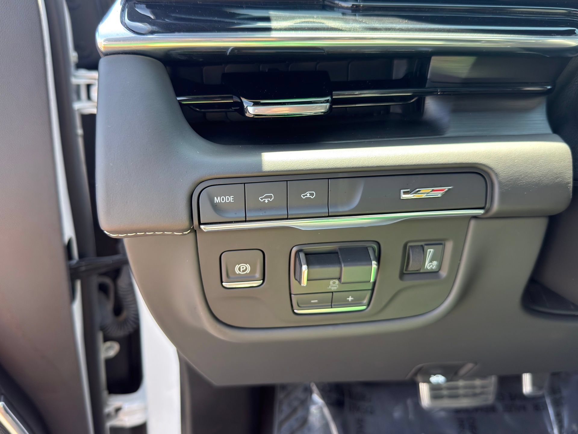 Used 2024 Cadillac Escalade V w/ LPO, Floor Liner Package AWD/4WD image 25