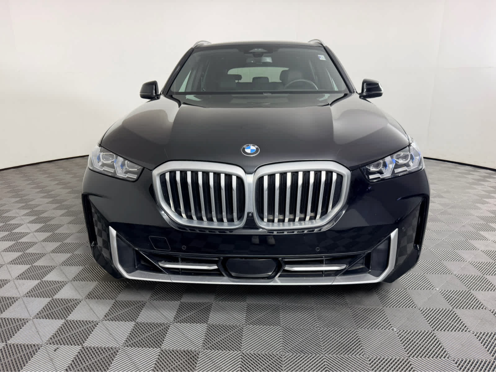 Used 2024 BMW X5 xDrive40i w/ Premium Package AWD/4WD image 8